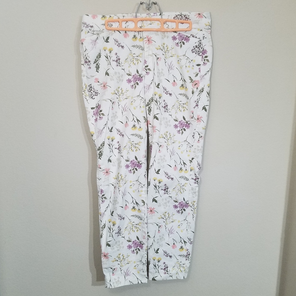 Floral capri pants